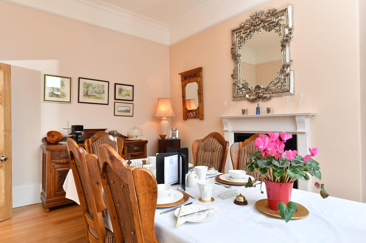 Heritage Bed And Breakfast Calne Esterno foto
