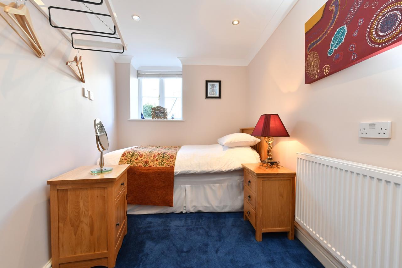 Heritage Bed And Breakfast Calne Esterno foto