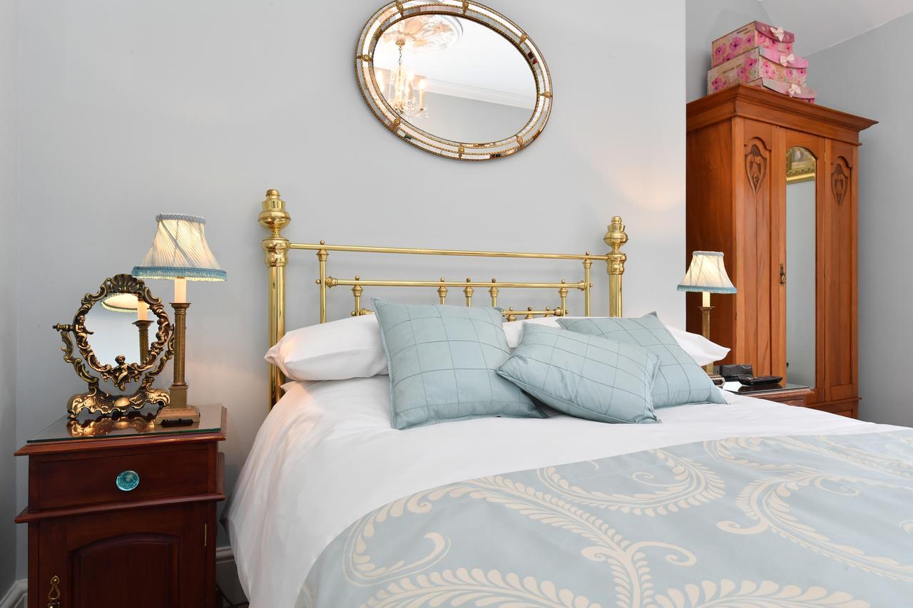 Heritage Bed And Breakfast Calne Esterno foto