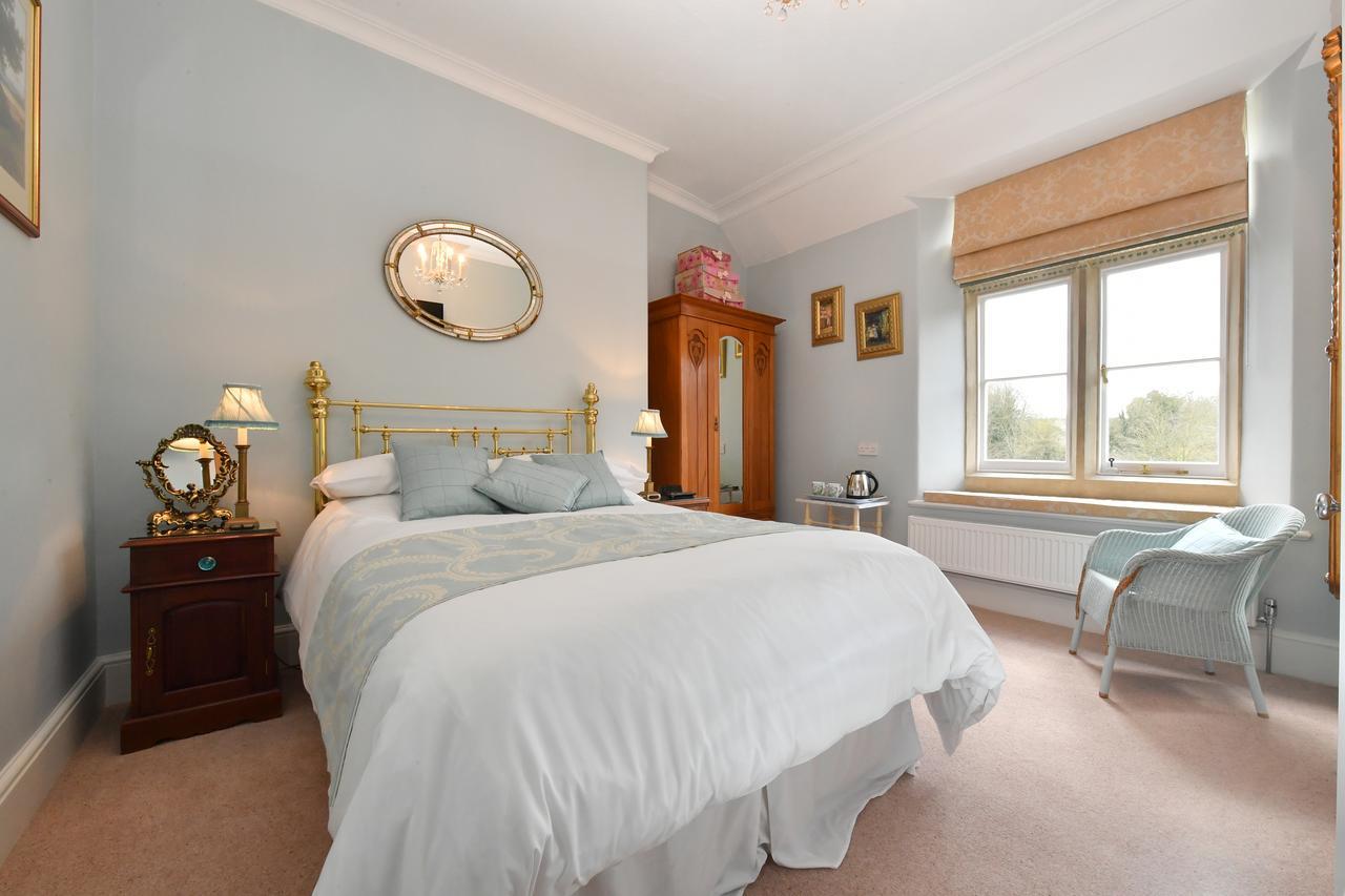 Heritage Bed And Breakfast Calne Esterno foto