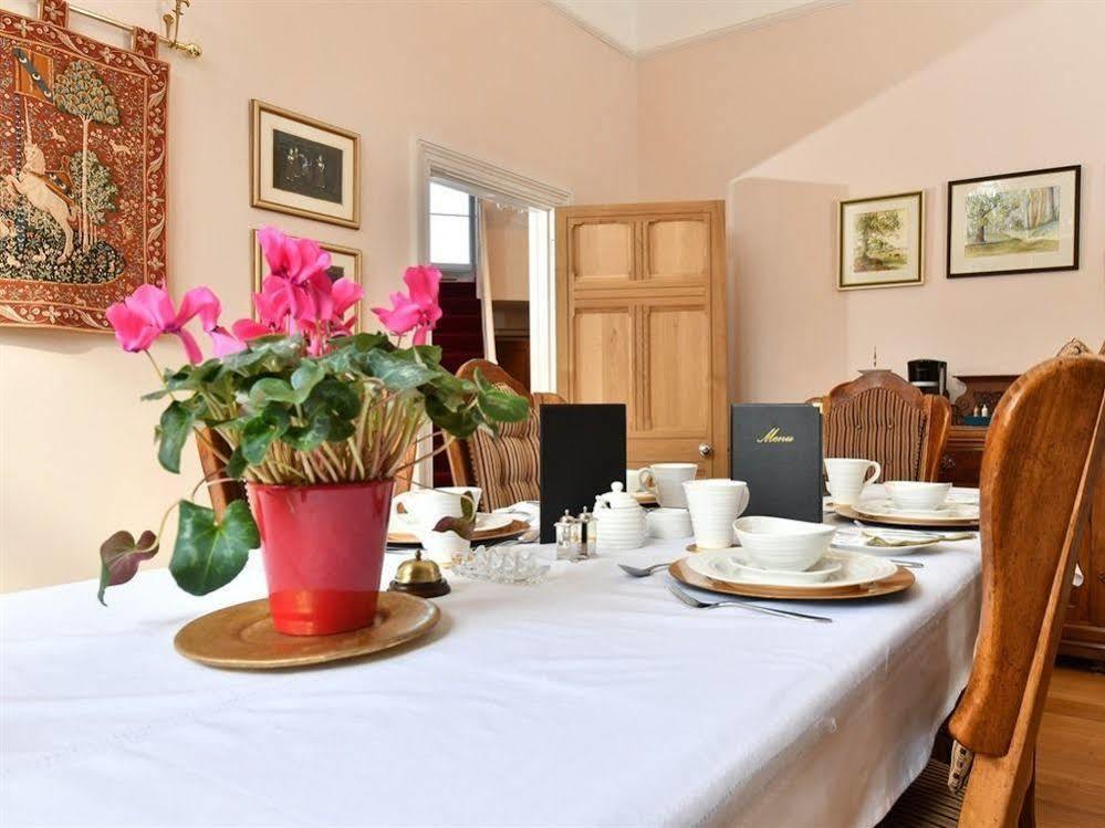 Heritage Bed And Breakfast Calne Esterno foto