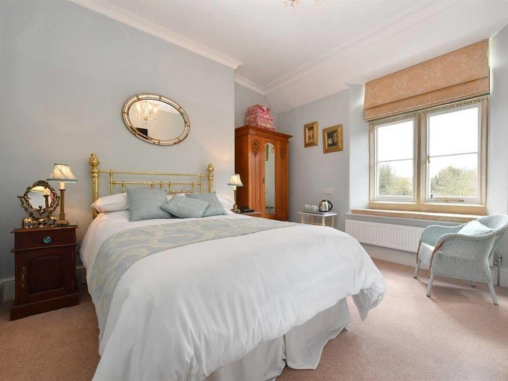 Heritage Bed And Breakfast Calne Esterno foto