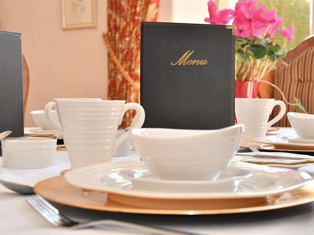 Heritage Bed And Breakfast Calne Esterno foto